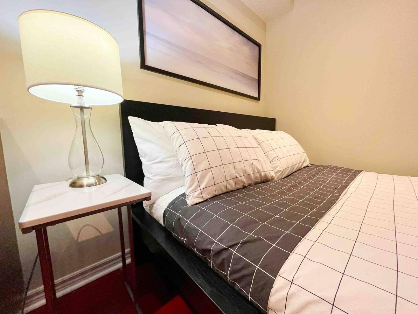 Stunning Rooms In Townhouse Across The Beach تورونتو المظهر الخارجي الصورة